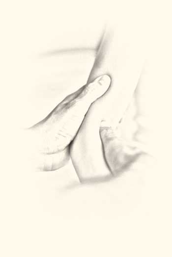 München Ost, Haidhausen, Osteopathie: Behandlung an der Hand